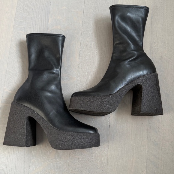 Stella McCartney Skyla Black stretch platform ankle boots. Size 6. - Picture 1 of 11